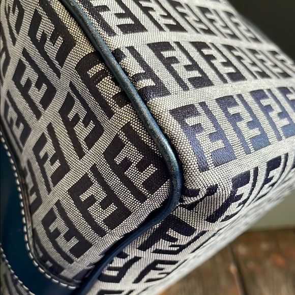 Fendi Zucchino Vintage Kiss Lock Closure Shoulder Bag EUC - Picture 14 of 16